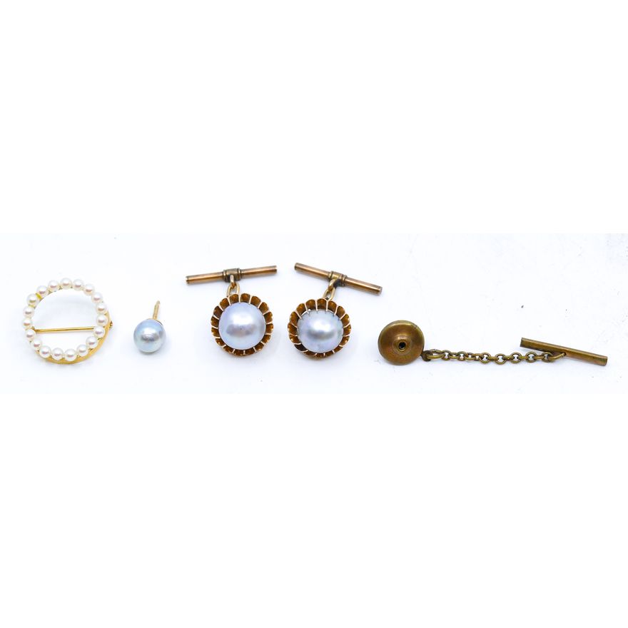 Box Antique Gold and Pearl Cufflinks etc. - 10.5 Grams TW