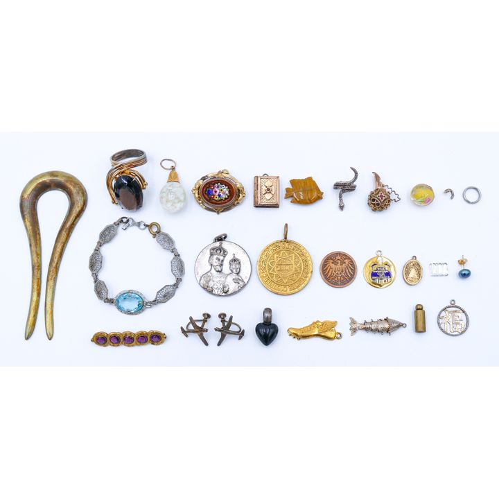 Box Victorian Jewelry & Misc. Charms
