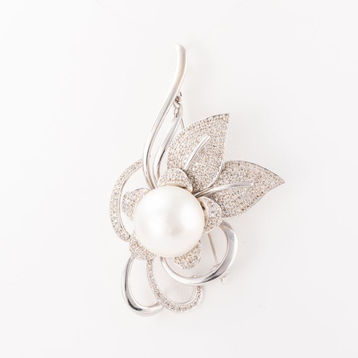 Diamond & Pearl Flower Pendant/Brooch 14ct Gold