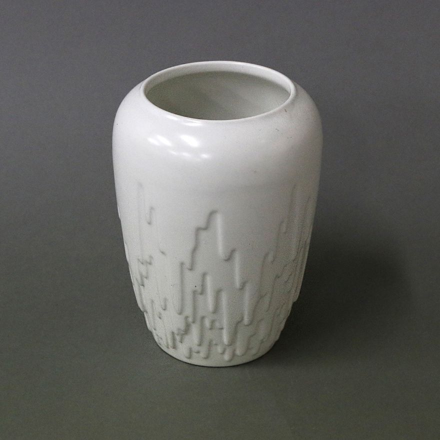 Crown Lynn Potteries - Titian Studio ‘dribble pattern’ vase