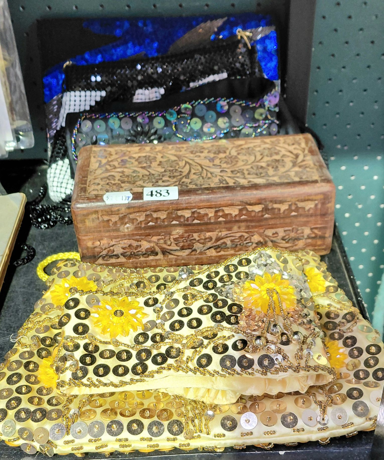 483 · MODERN HANDBAGS PURSES AND BOX