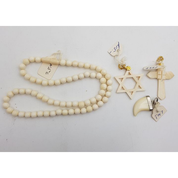 Pendants/Necklace