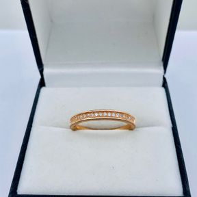 AMAZING 18CT ROSE GOLD PLATED SILVER ETERNITY RING - SIZE N - 1.95G - 50691/209