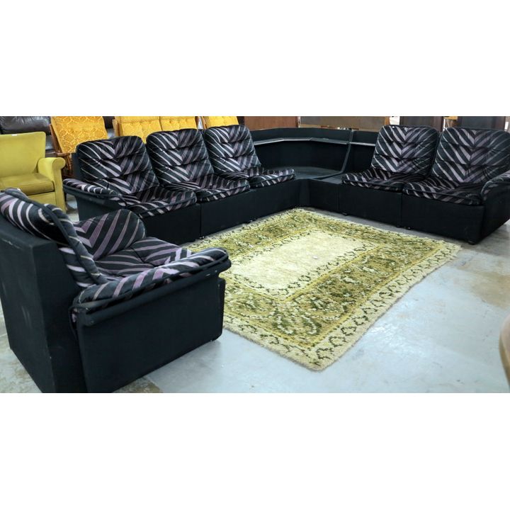 MODULAR L-SHAPED LOUNGE SUITE