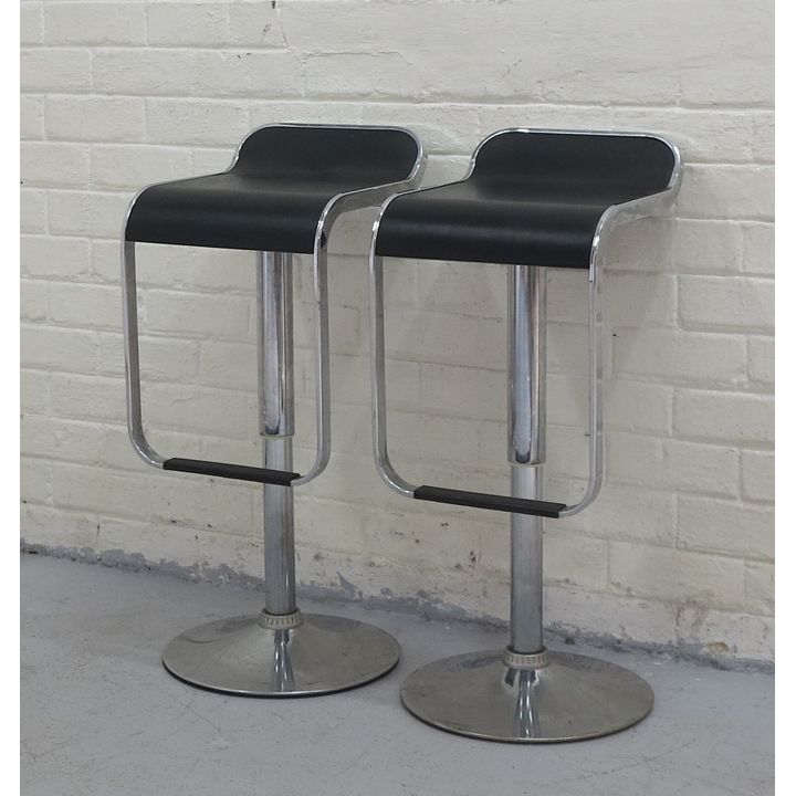 PAIR OF KITCHEN STOOLS