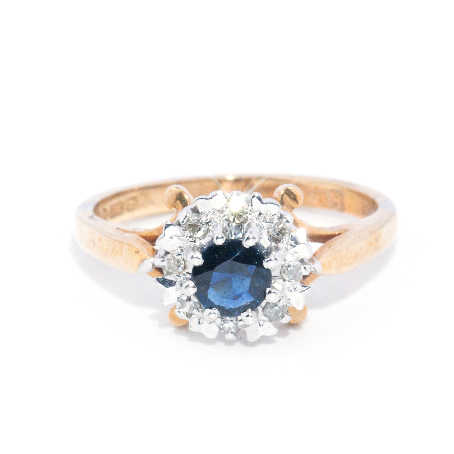 134 · Sapphire & Diamond 9ct Gold Ring