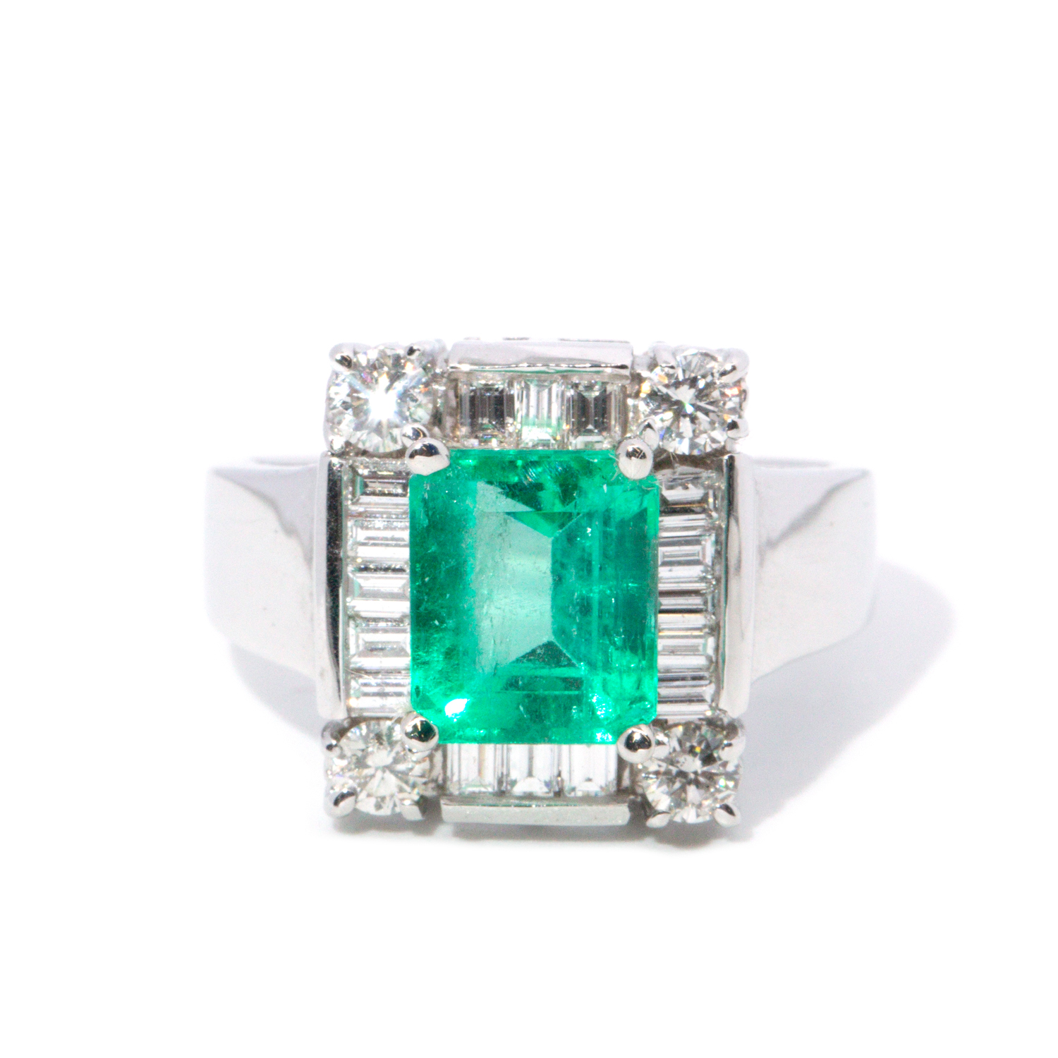 18ct Emerald & Diamond Cluster Ring