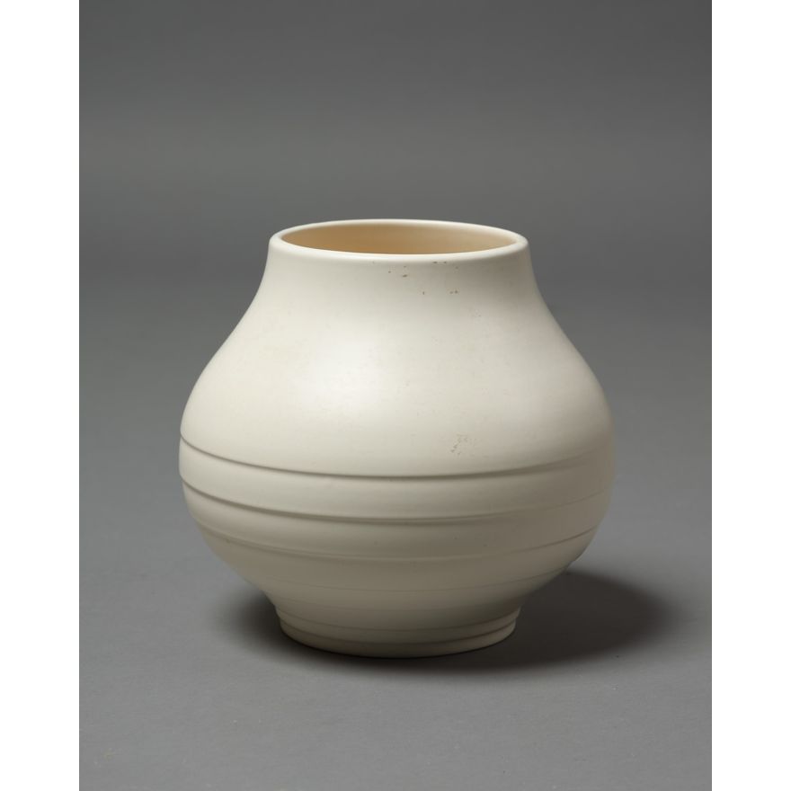 Ernest Shufflebotham for Crown Lynn, Handpotted vase