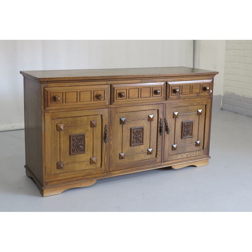 OAK SIDEBOARD