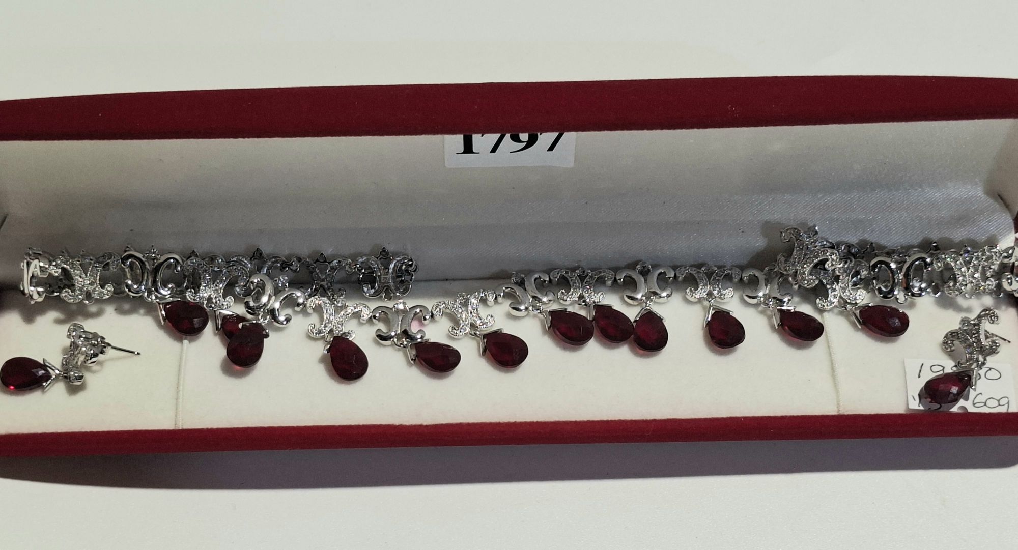 NECKLACE AND EARRINGS