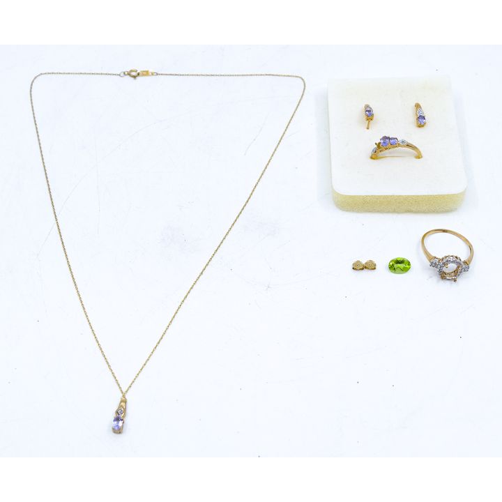 Box Misc. 10k Gold & Stone Jewelry - 5.1 Grams TW