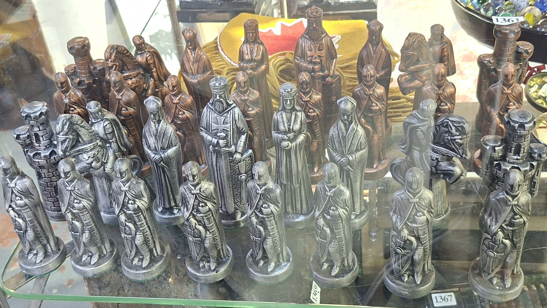 1361 · SET OF CERAMIC CHESS PIECES
