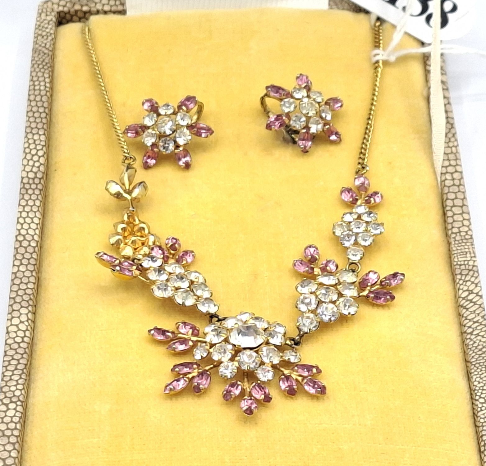 1138 · DIAMANTE JEWELLERY SUITE