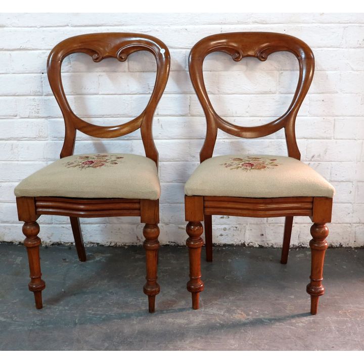 PAIR OF VICTORIAN STYLE MAHOGANY DINING CHAIRS,
