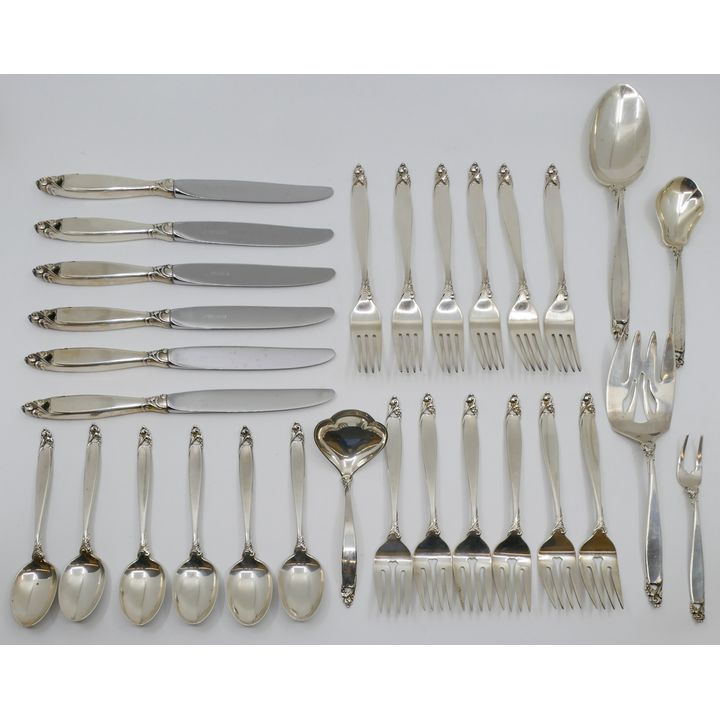 29pc Lunt Counterpoint Sterling Flatware Service for 6 - 1,049 Grams + 6 Filled Handles