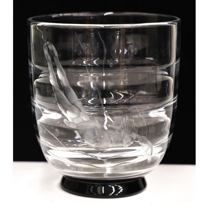 Vicke Lindstrand: Orrefors Pearl Diver Glass Vase