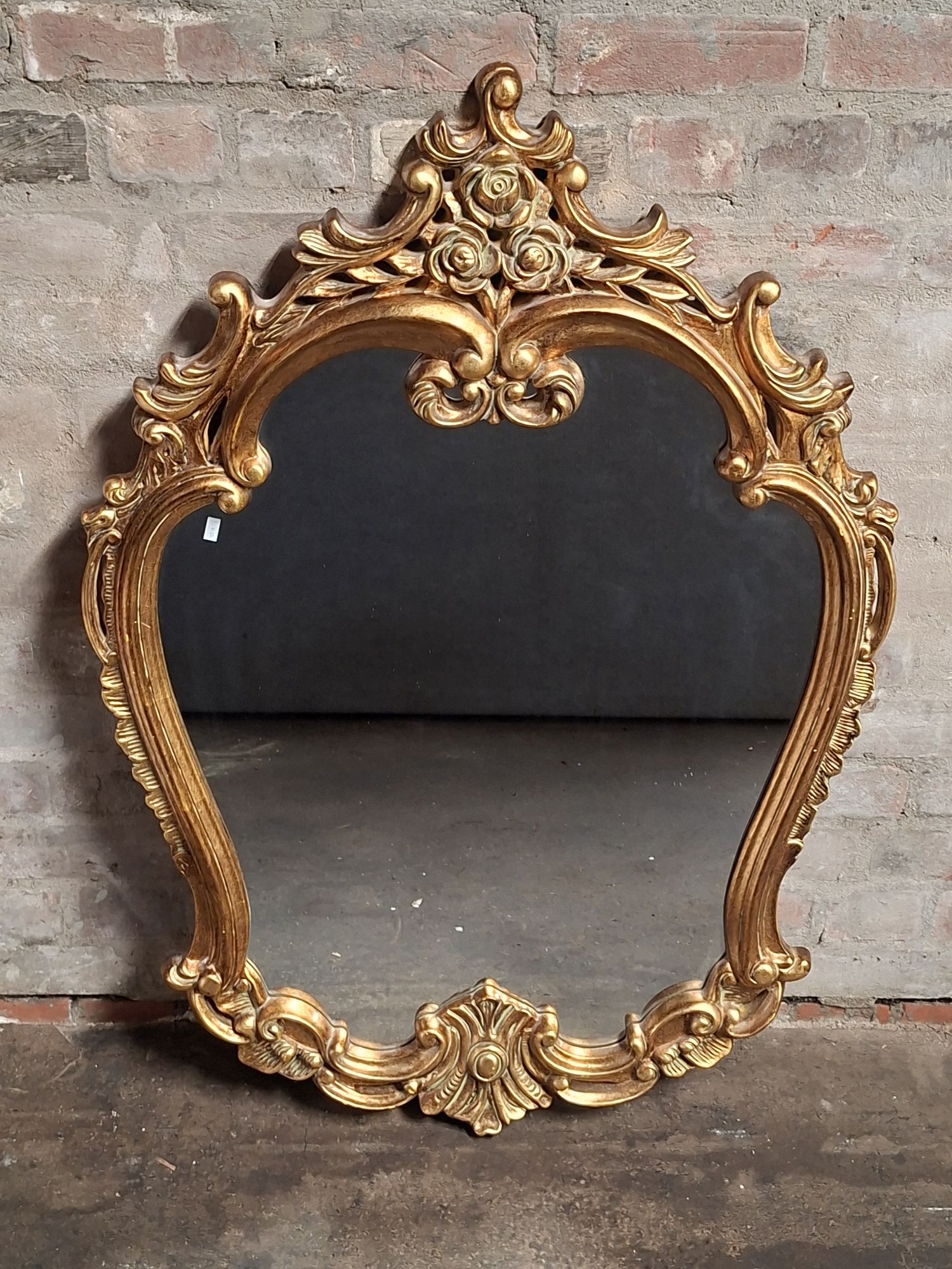 218 · DECORATIVE WALL MIRROR