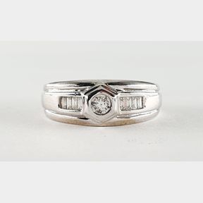 9CT WHITE GOLD RING WITH 0.190CT DIAMONDS - 51929/3752