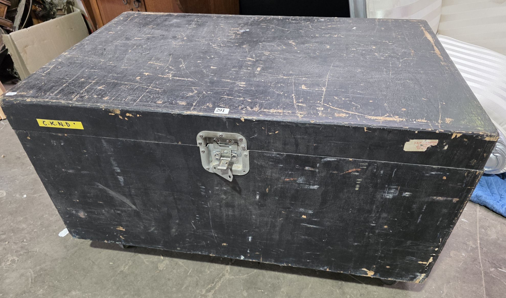 VINTAGE TRUNK