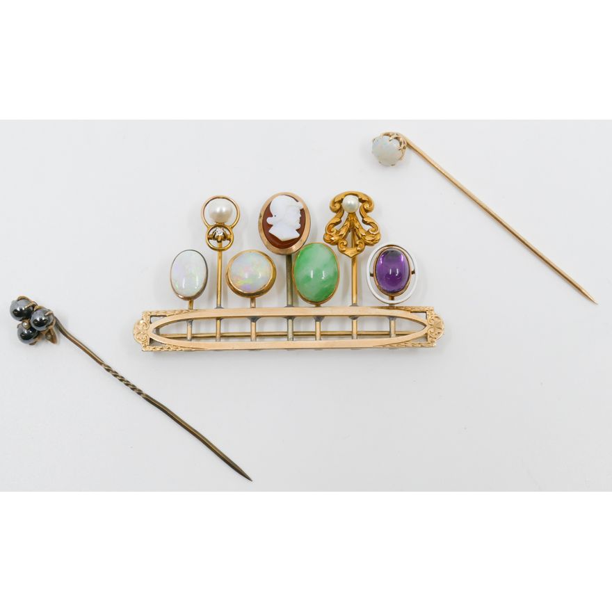 Box Antique Stick Pin Brooch and Pins - 17.5 Grams TW