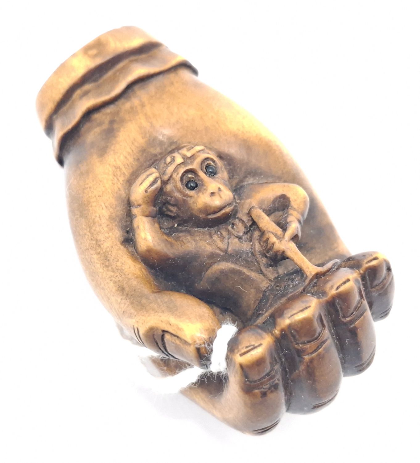 122 · JAPANESE CARVED BOXWOOD NETSUKE