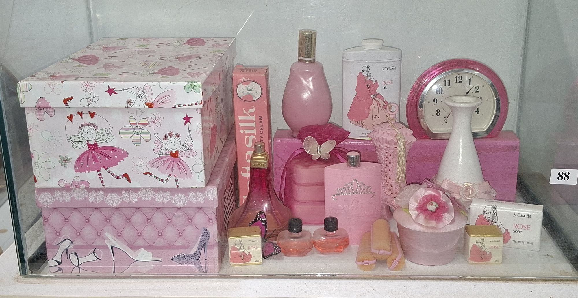 88 · LADIES ACCESSORIES