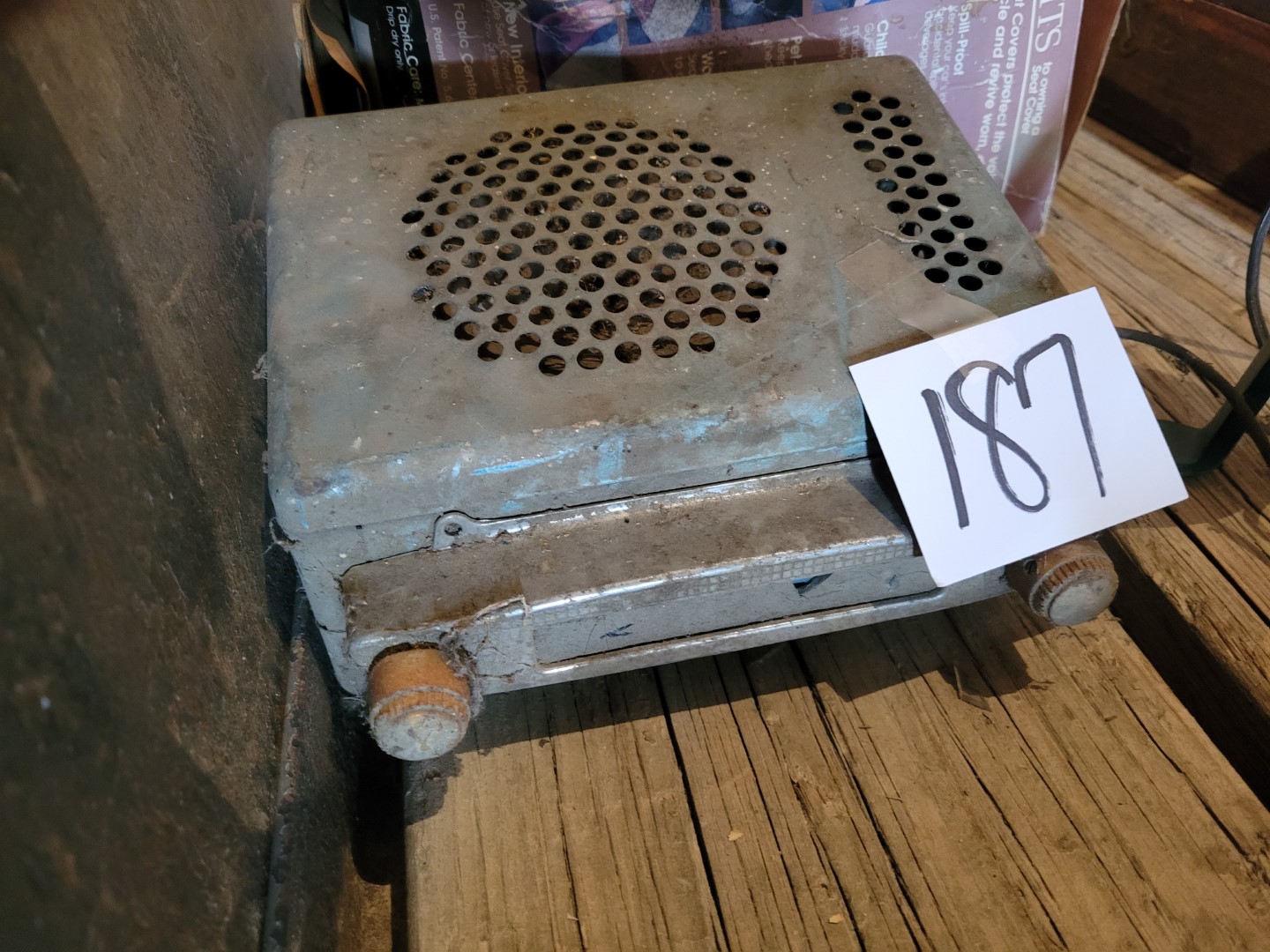 Antique Car Radio | Midwest Auctions, LLC