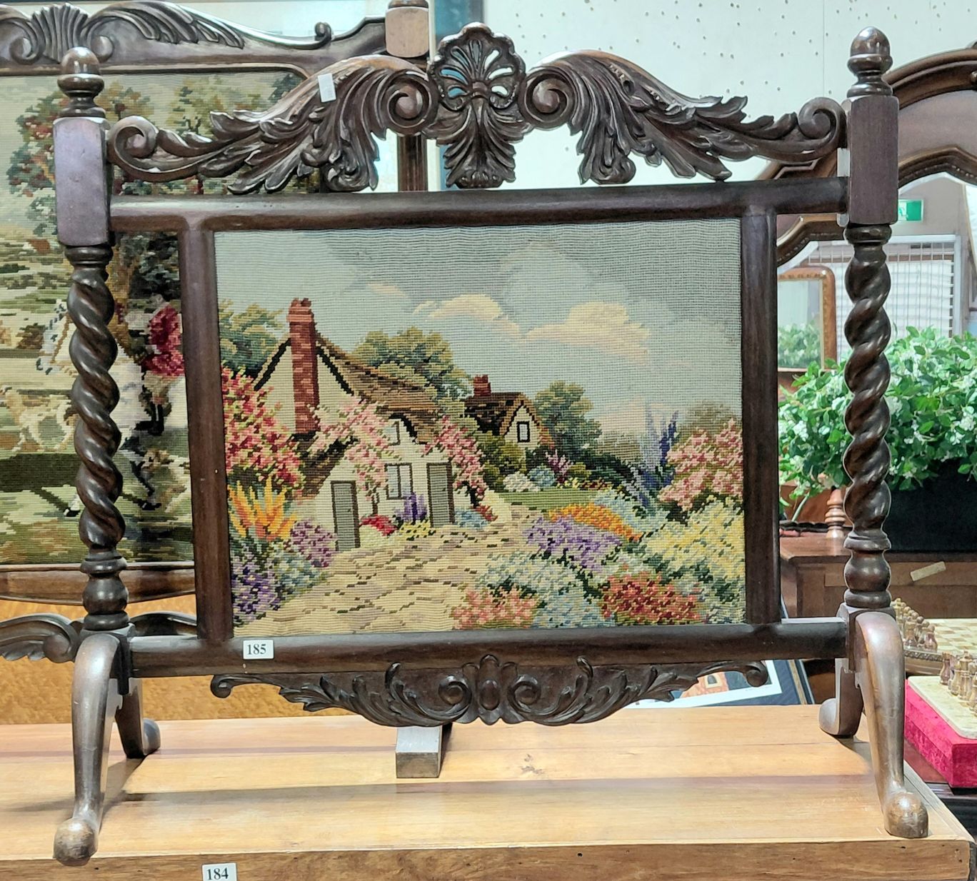 185 · TAPESTRY FIRESCREEN