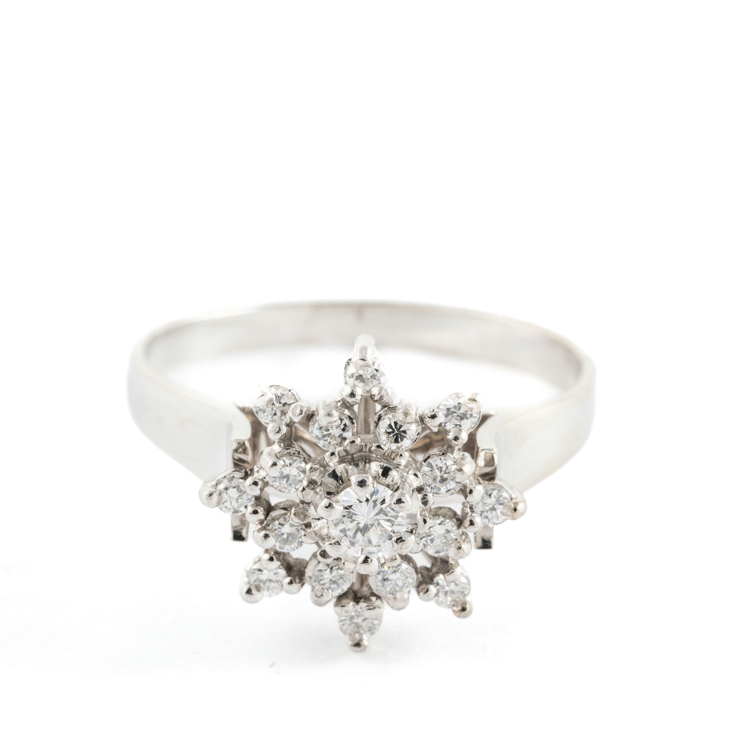 177 · Vintage Diamond Cluster Ring 18ct Gold