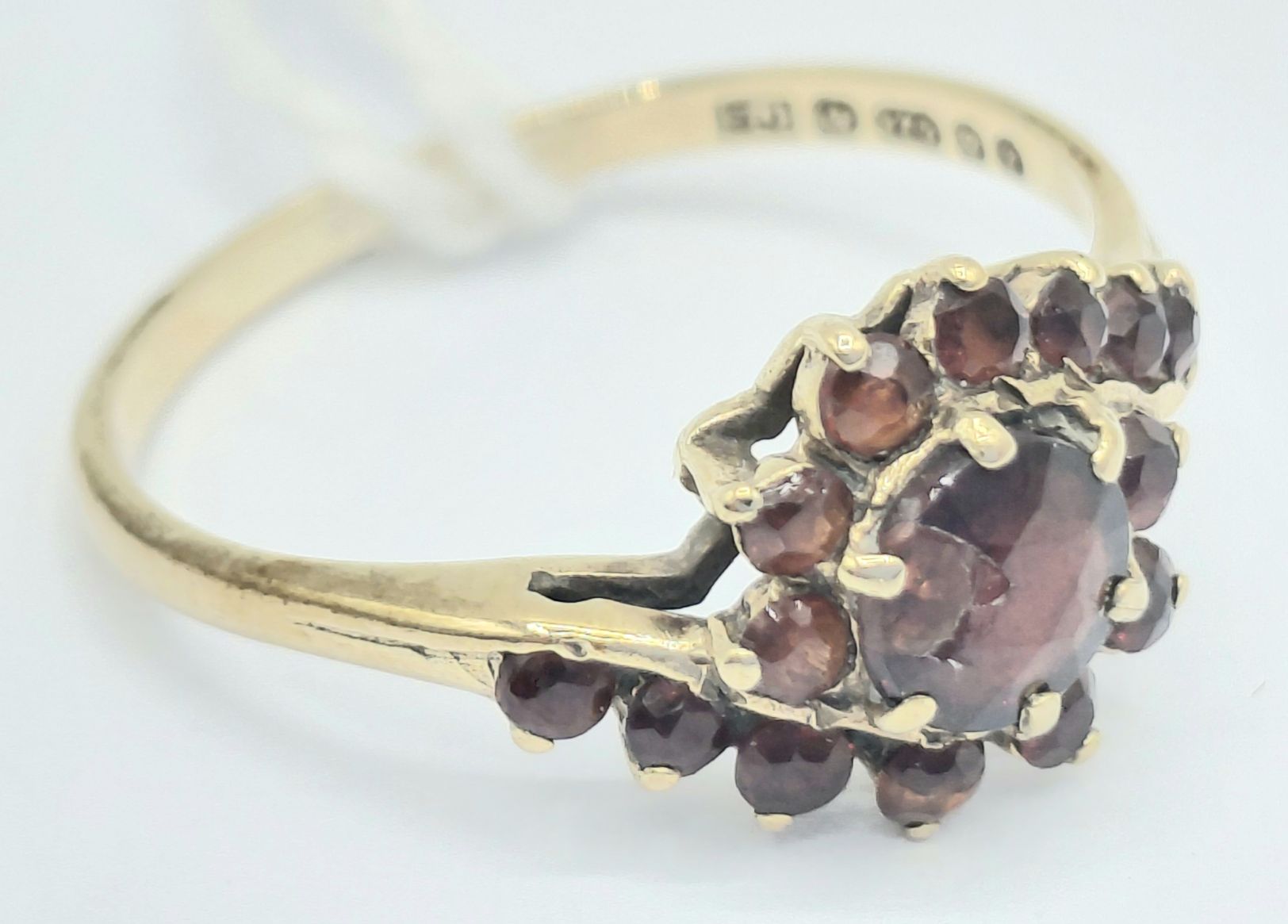 9ct Gold Garnet Ring