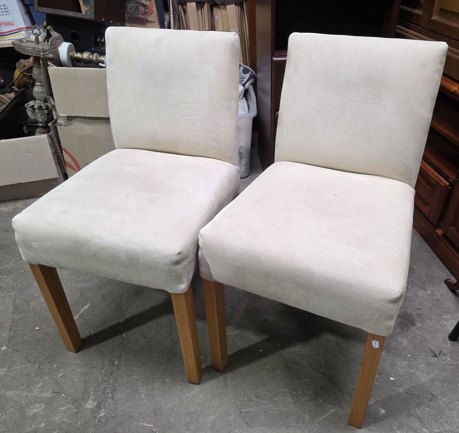 275 · PAIR OF CHAIRS