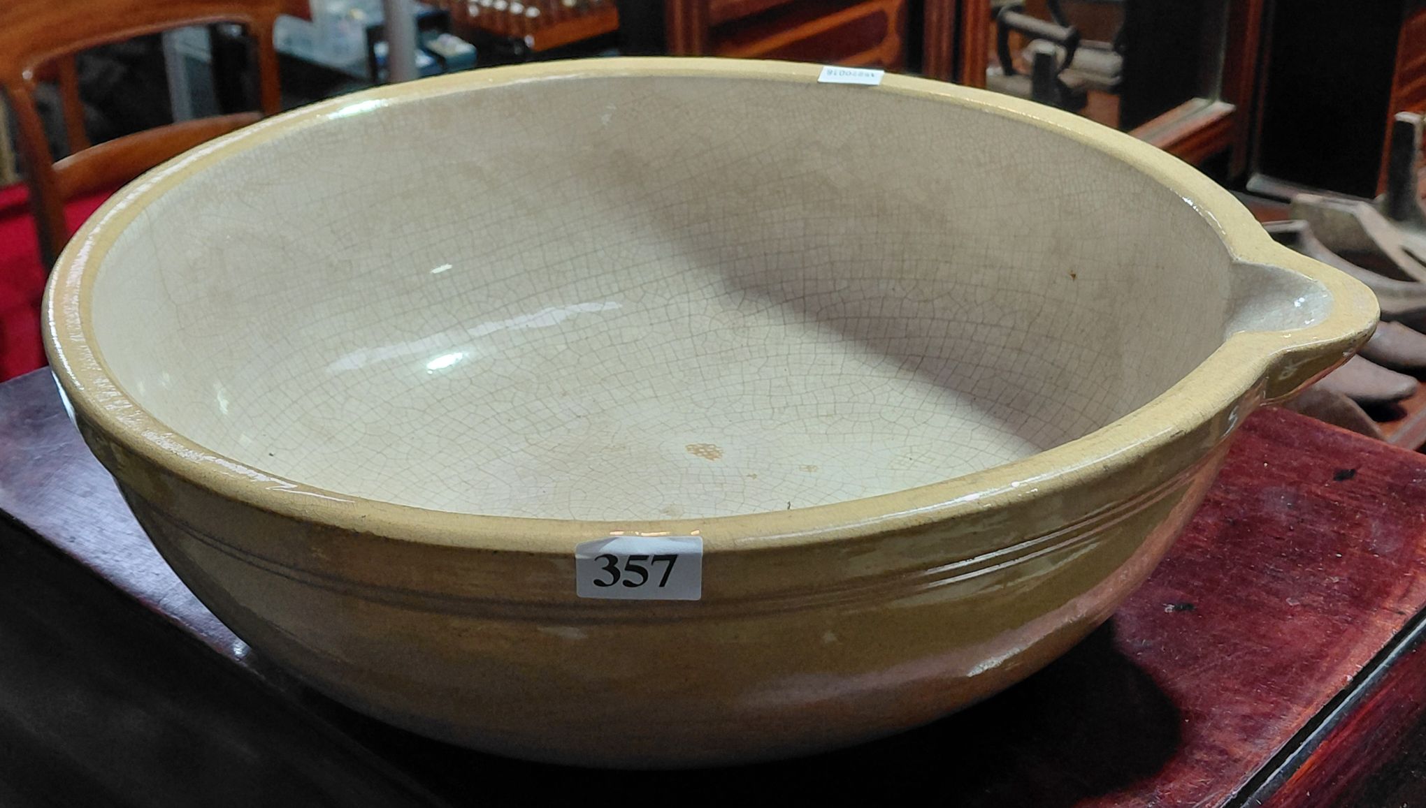 357 · CERAMIC MIXING BOWL