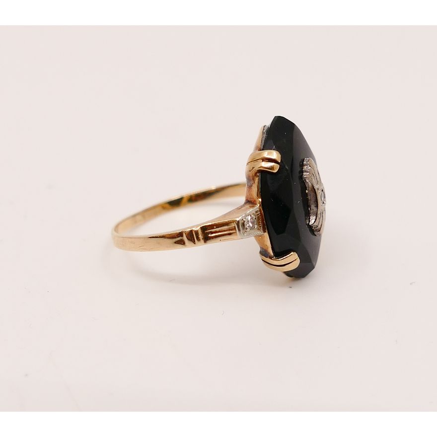 14K, Onyx and Diamonds Art Deco Ring. Size 8. 2.92g TW