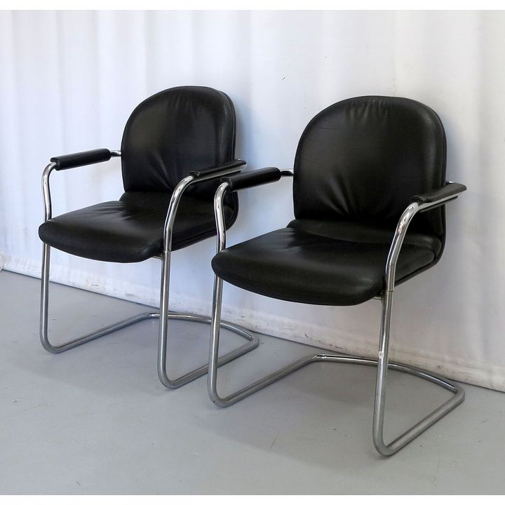 PAIR OF OFFICE CHAIRS