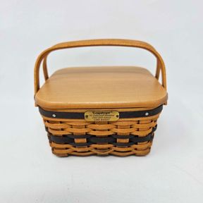 Longaberger 2002-2003 Collectors Club Miniature Cake Basket