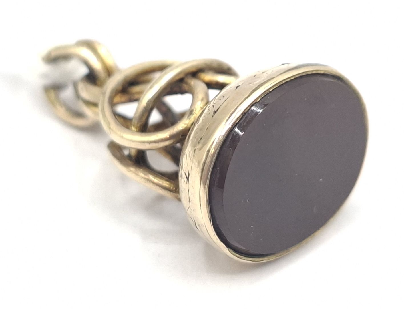 274 · 9CT GOLD PLATED FOB PENDANT