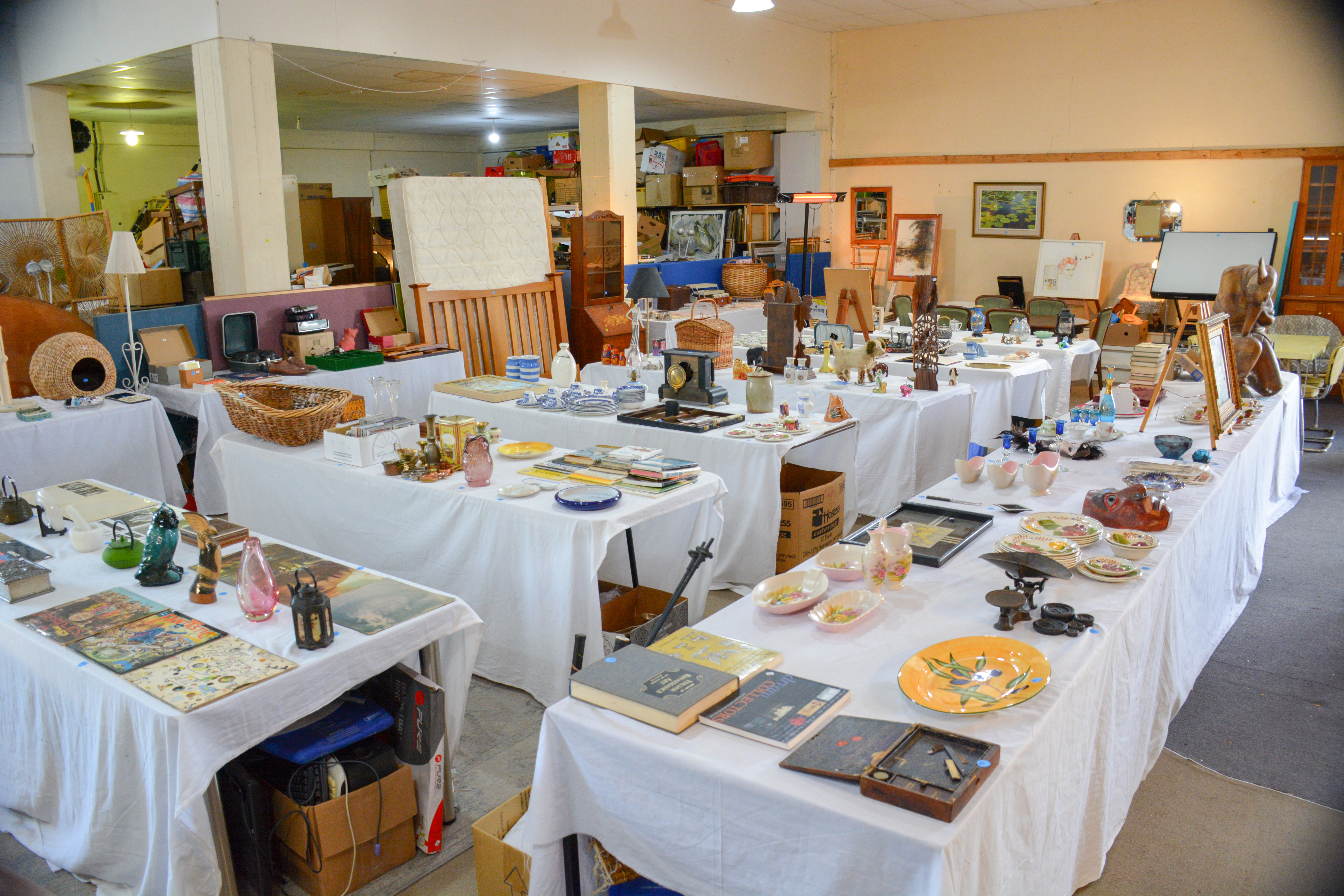 Furniture, Collectable and Jewellery Auction | Lipscombe Auction House ...