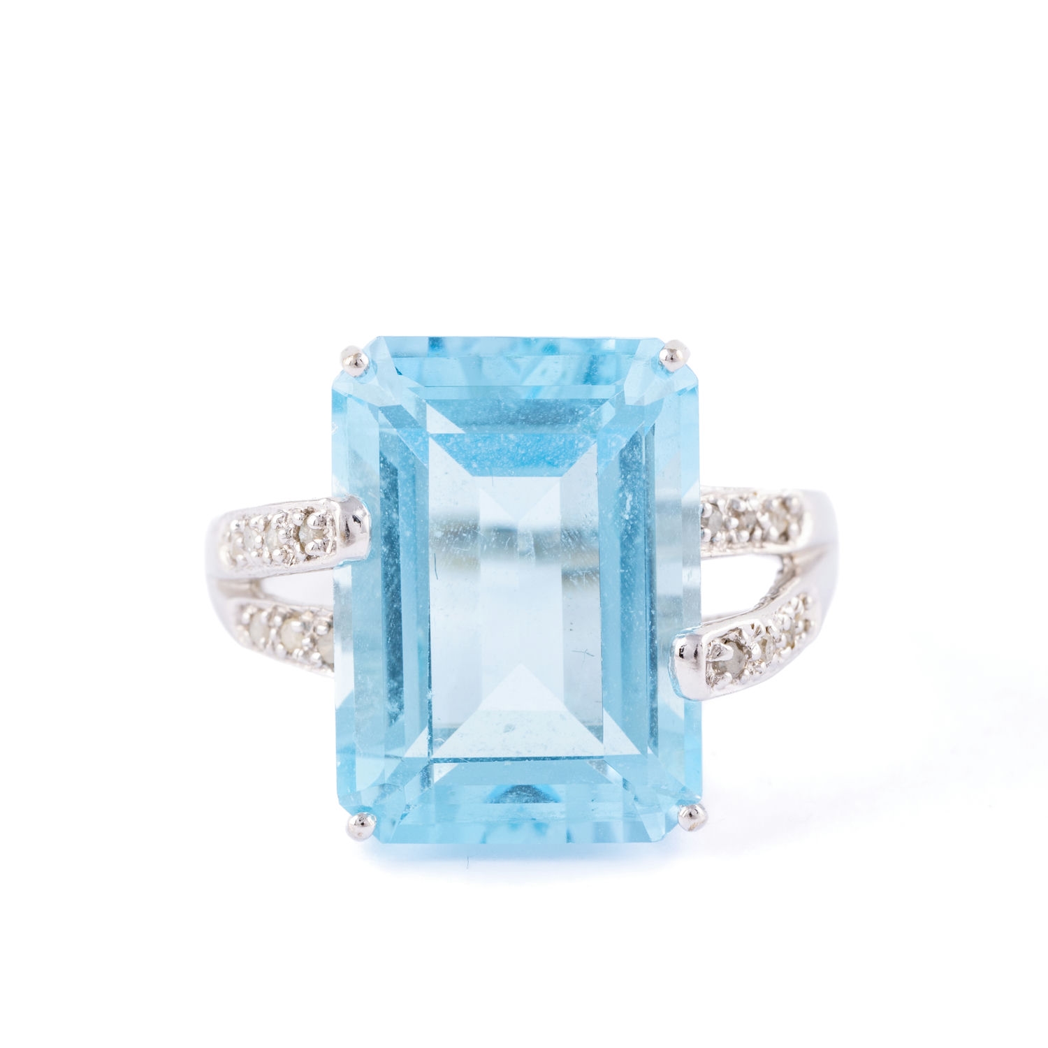 121 · Topaz & Diamond Ring 14ct Gold