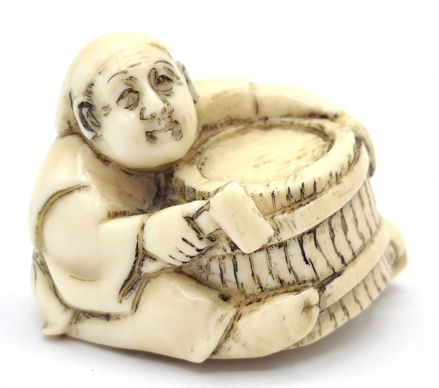 116 · JAPANESE CARVED IVORY NETSUKE