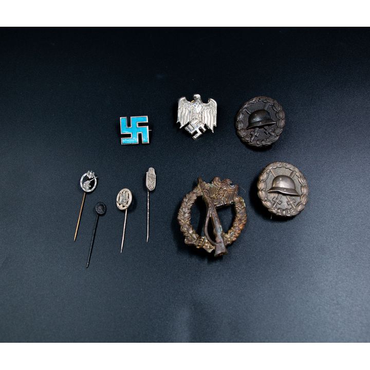 GERMAN BADGES & STICK PINS