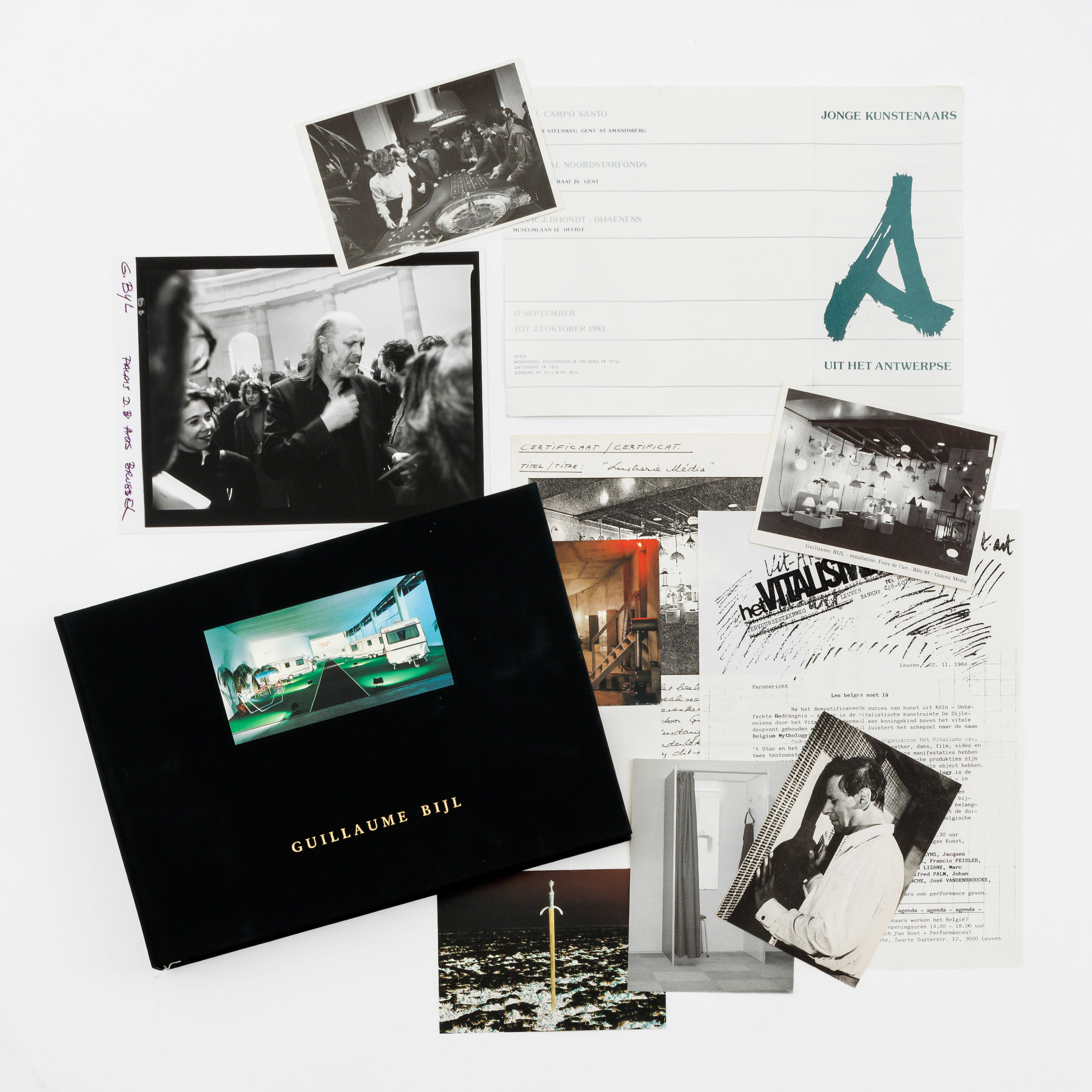 Guillaume Bijl - Documentation folder containing approximately 40 invitations from 1986 to 2020 – kavel bij Bernaerts, Antwerp