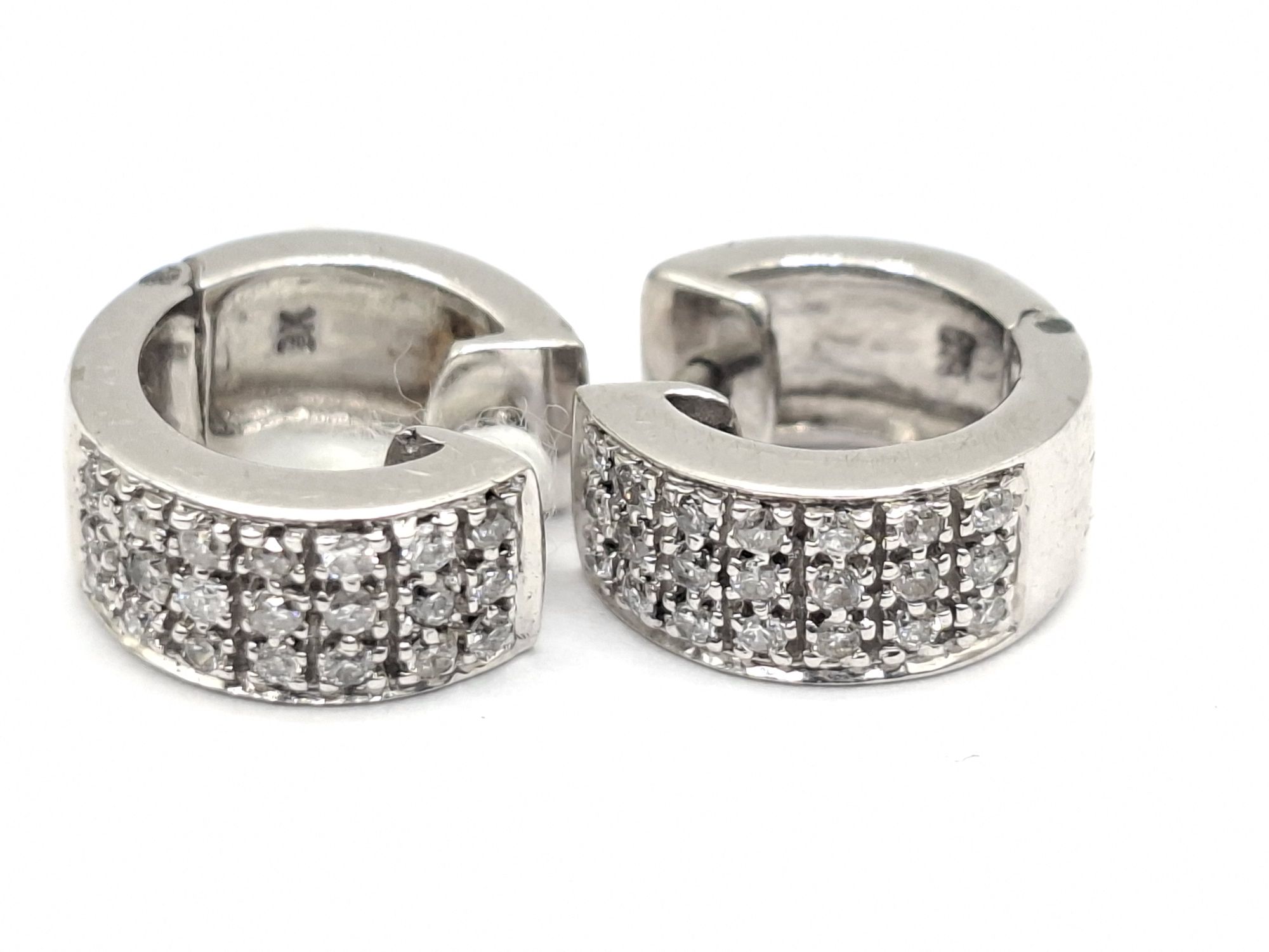 1132 · 9CT GOLD DIAMOND EARRINGS