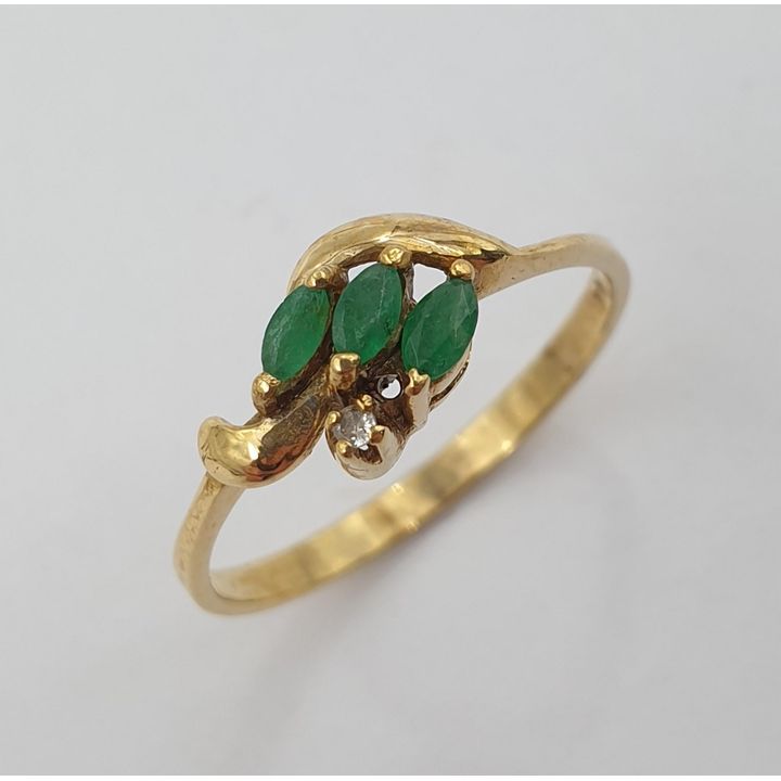 9ct Y/G Emerald & Diamond Ring