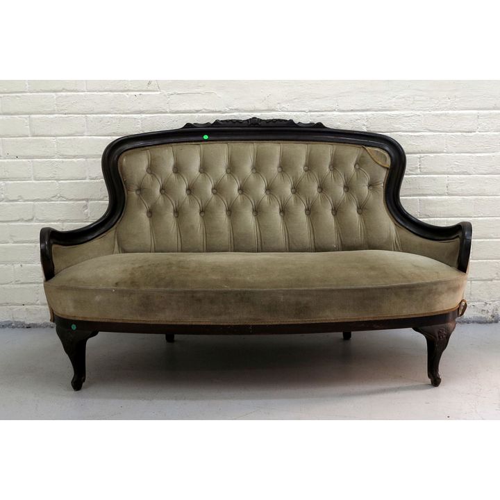 BUTTON UPHOLSTERED SETTEE