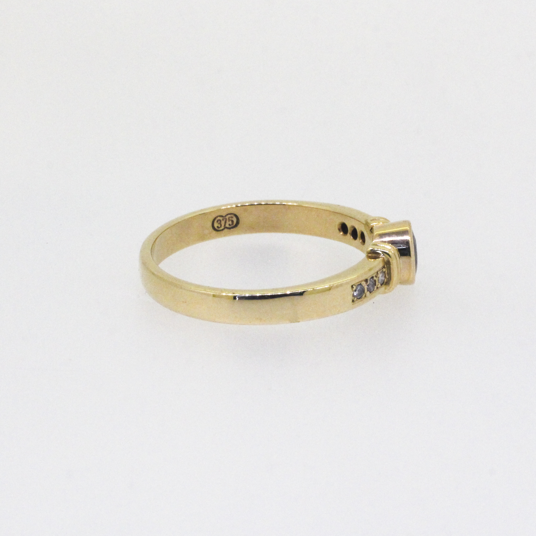 375 · Sapphire & Diamond Ring 3.31g