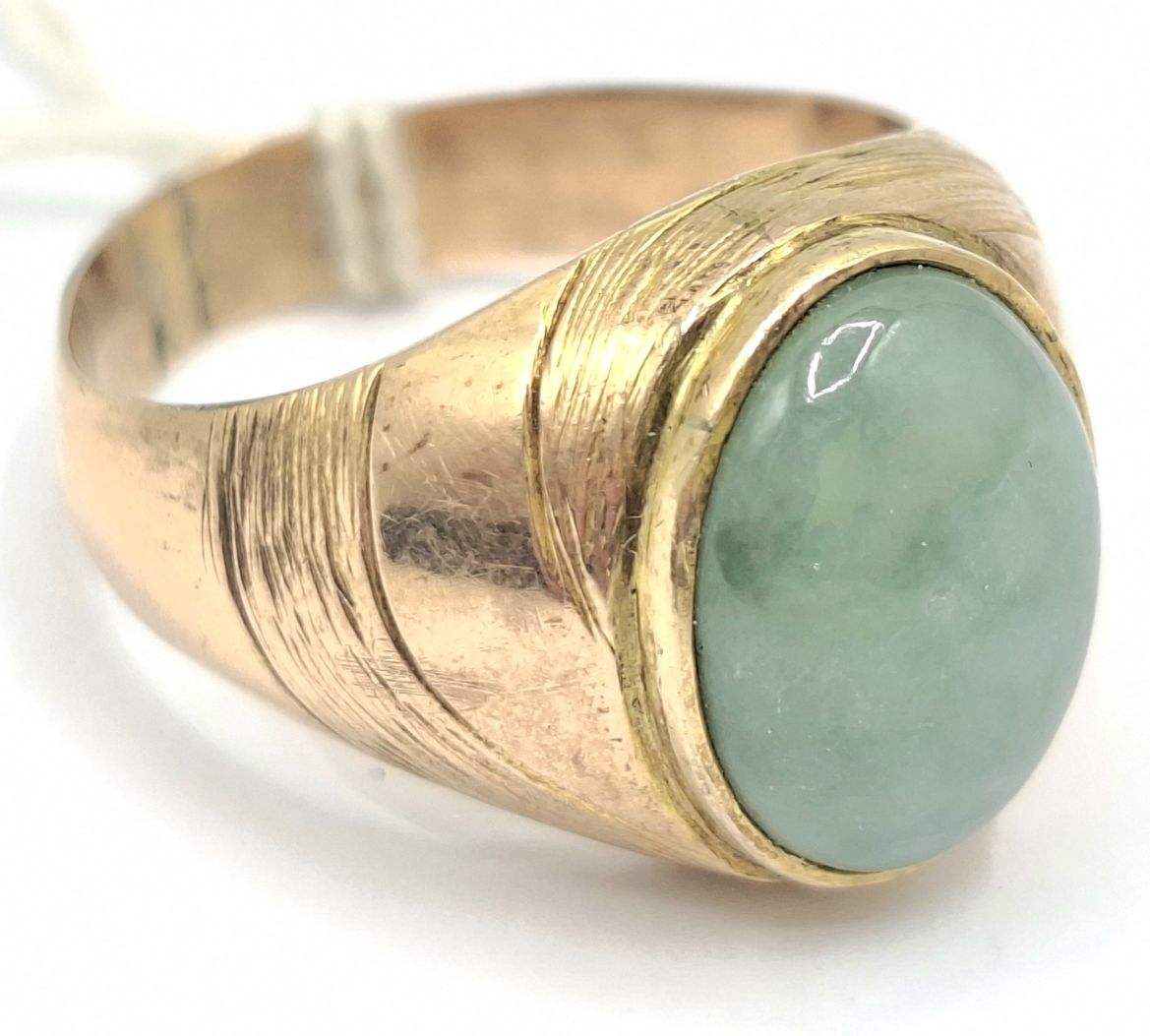 1127 · 14CT GOLD JADE GENTS RING