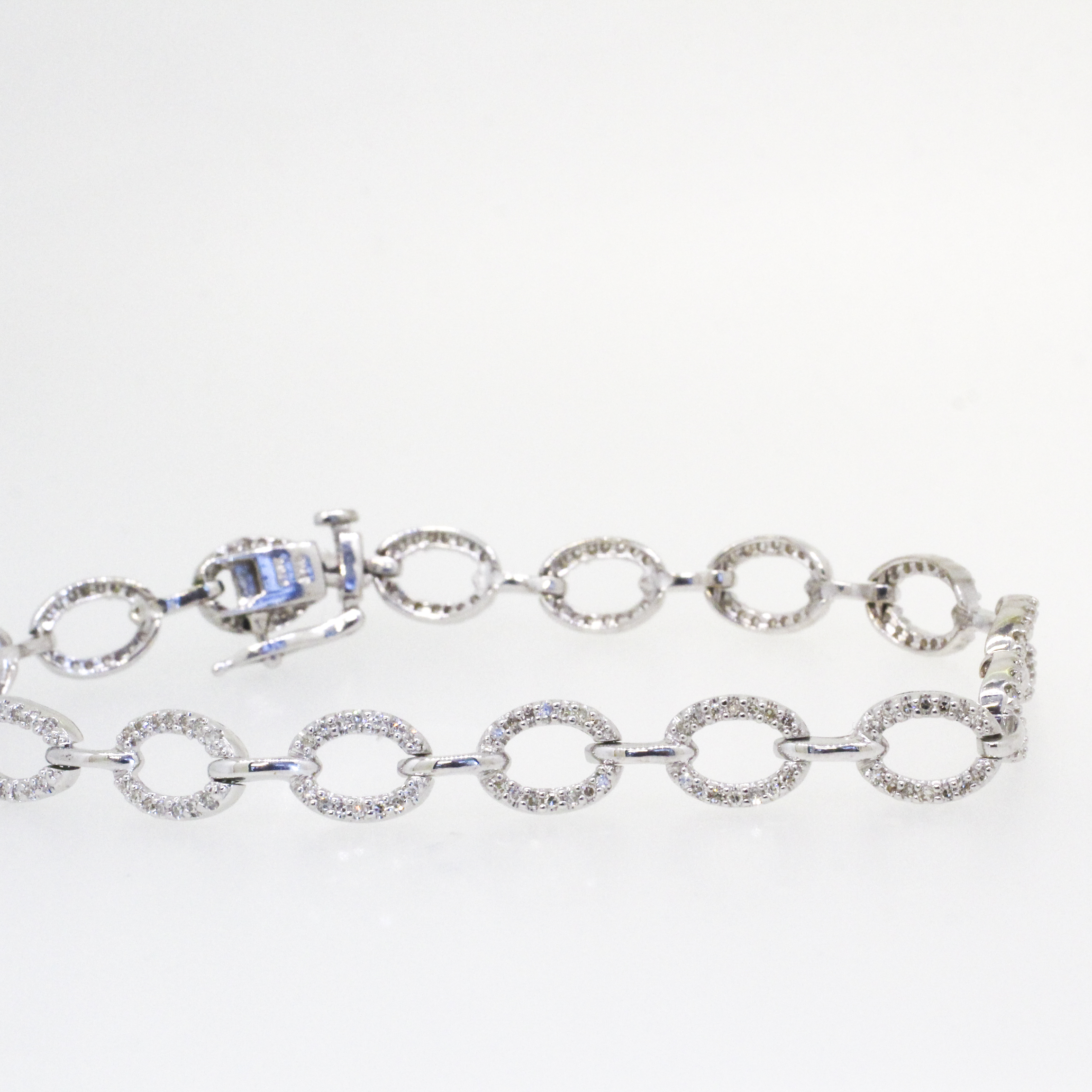 249. · 0.56ct Diamond Bracelet, 9.5g