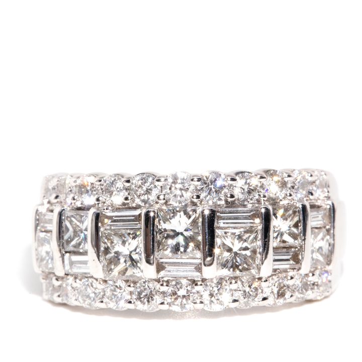 18 Carat White Gold 1.74 TDW Carat Diamond Ring,