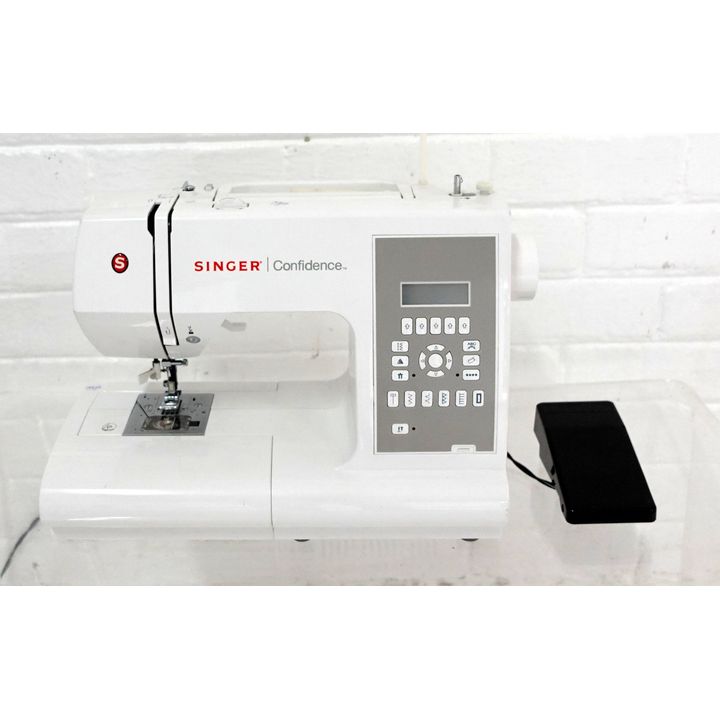 SINGER SEWING MACHINE