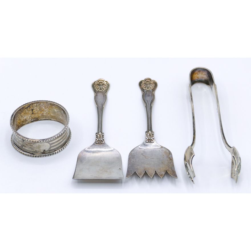 Box English Sterling Assorted Utensils - 86 Grams TW